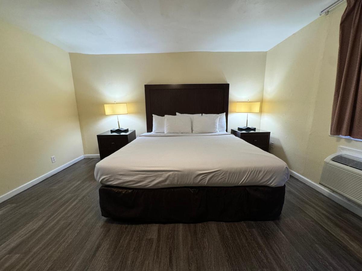 Relax Inn of Medford — photo 22