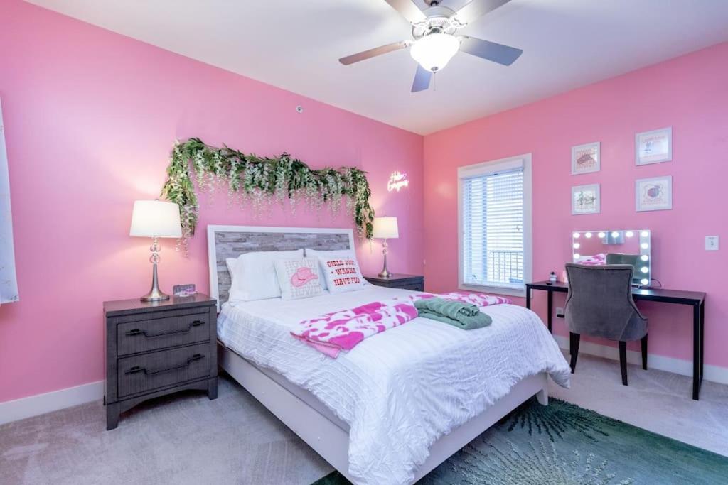 PinkBMe - 8 Min to Downtown, Free Parking - 2