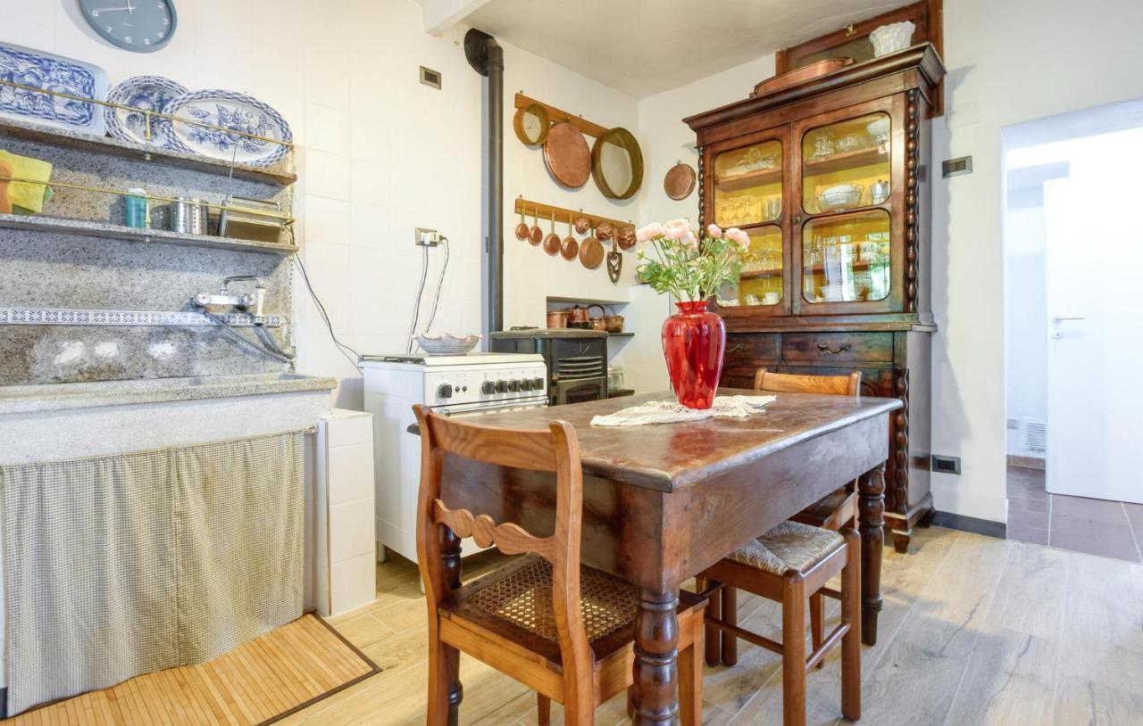 Stunning Apartment In Mezzanego - 4