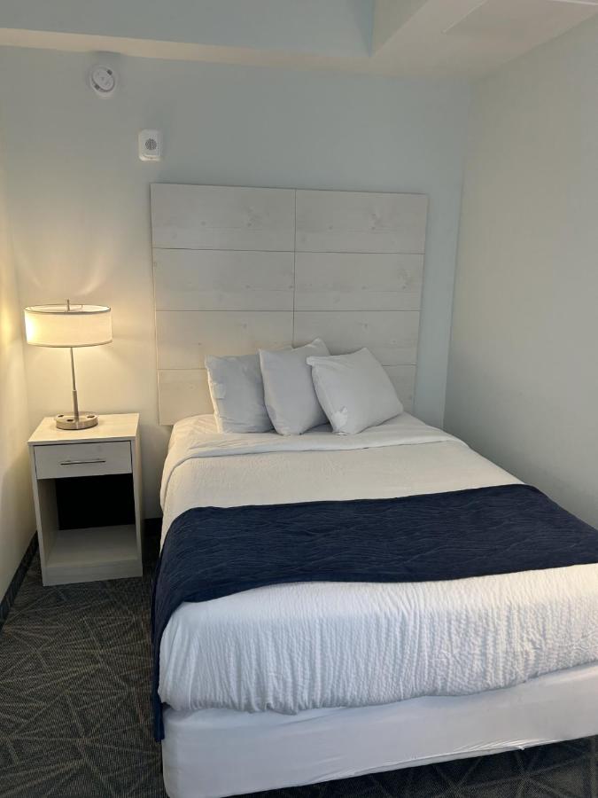 Admiral Motel — photo 20