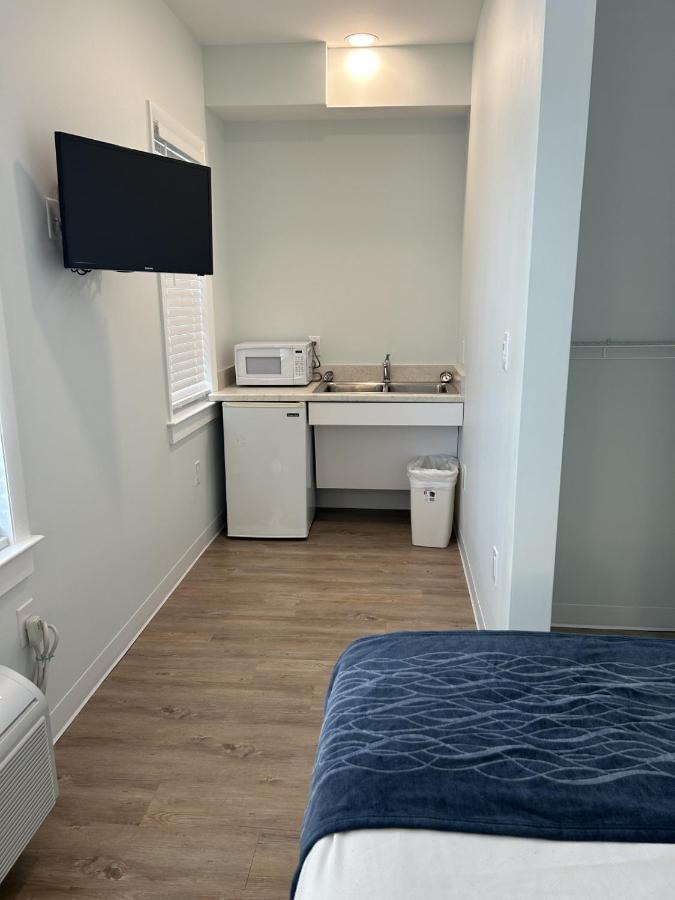 Admiral Motel — photo 11