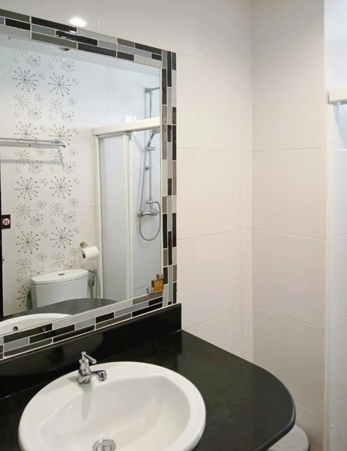 Sunray Beach Hotel Patong - 3