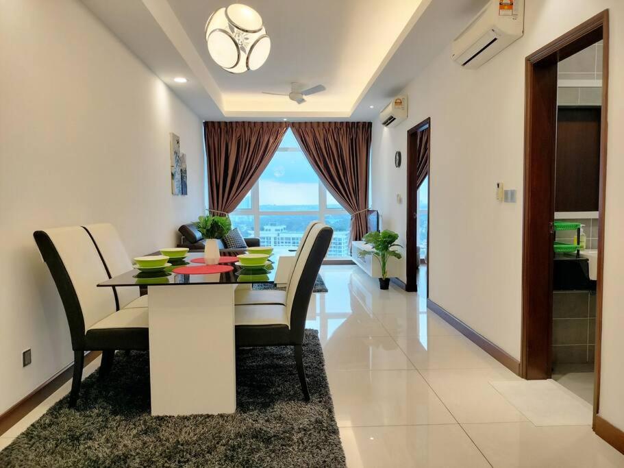 Delight Homestay Paragon Residences - 3