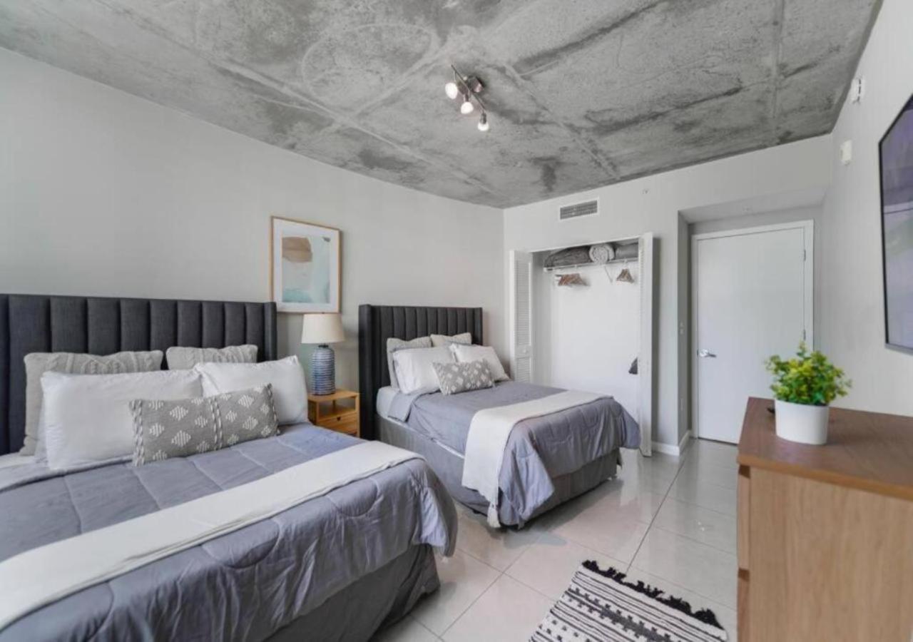 Amazing Condo with Pool at Midblock Miami - 2