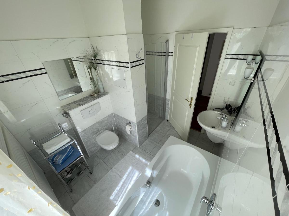 Villa 18 Boutique Apartment mit Gartenblick kostenfreies Parken Zoo und Zentrum fußläufig