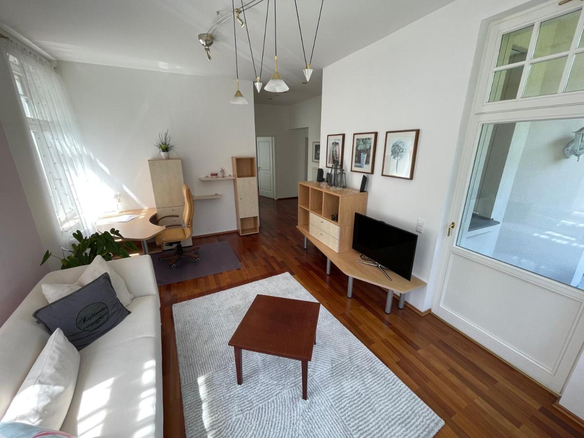 Villa 18 Boutique Apartment mit Gartenblick kostenfreies Parken Zoo und Zentrum fußläufig