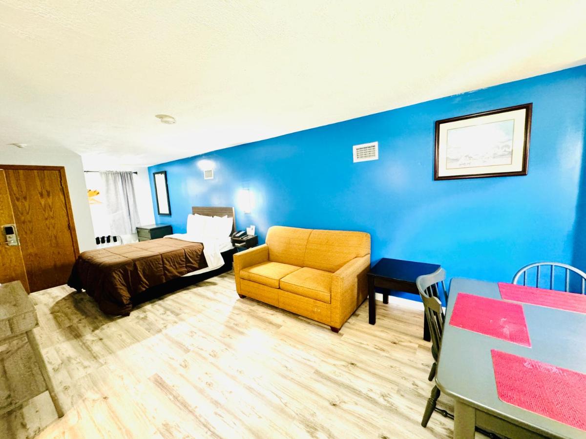 Blue Spruce Motel — photo 13