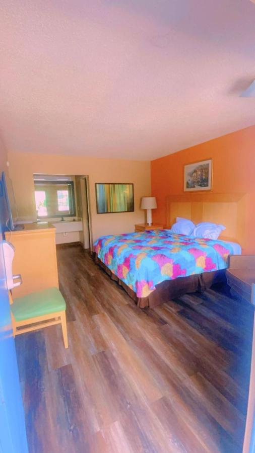 Jax Inn motel Jacksonville , FL — photo 6