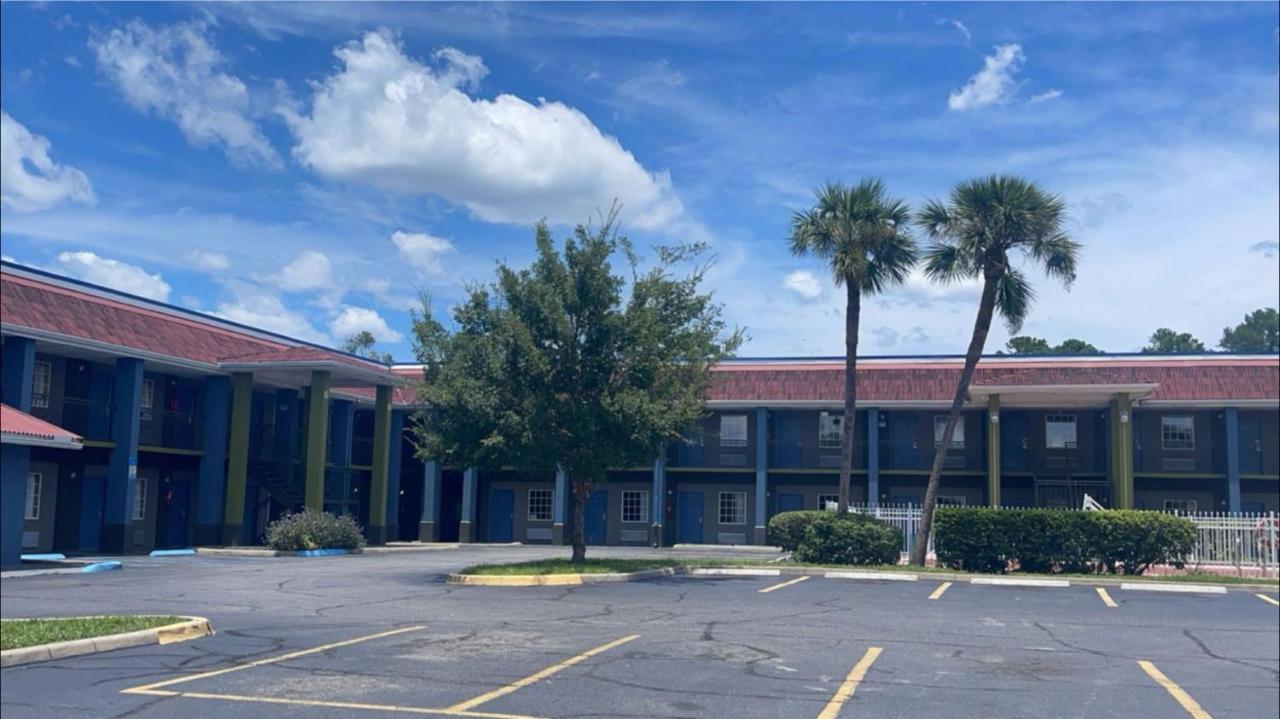 Jax Inn motel Jacksonville , FL — photo 5