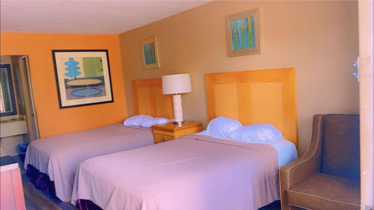 Jax Inn motel Jacksonville , FL — photo 2