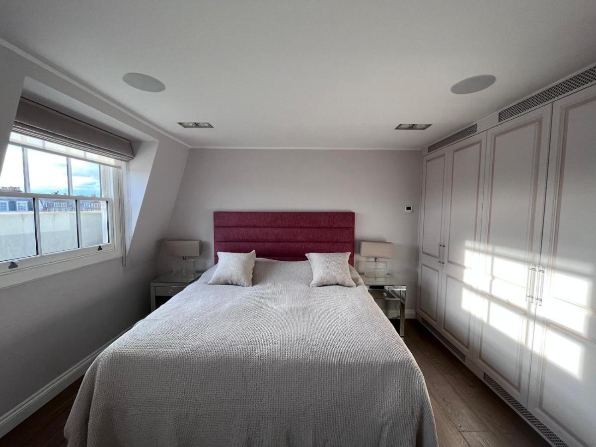 Lovely 6 Bedroom House - 2