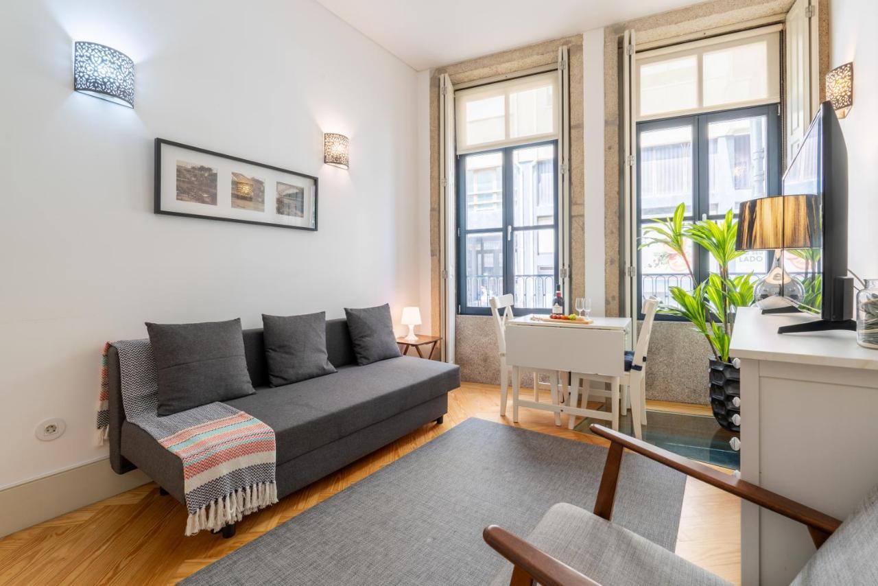 Host Wise - Colourful Cozy Flat - 2