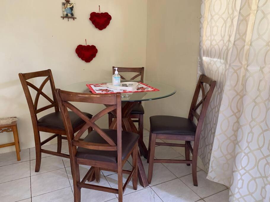 Studio apt in Aruba plus optional Portuguese cooking with Grandma - 4