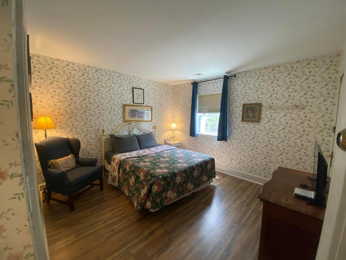 Greystone Manor Bed & Breakfast — photo 2