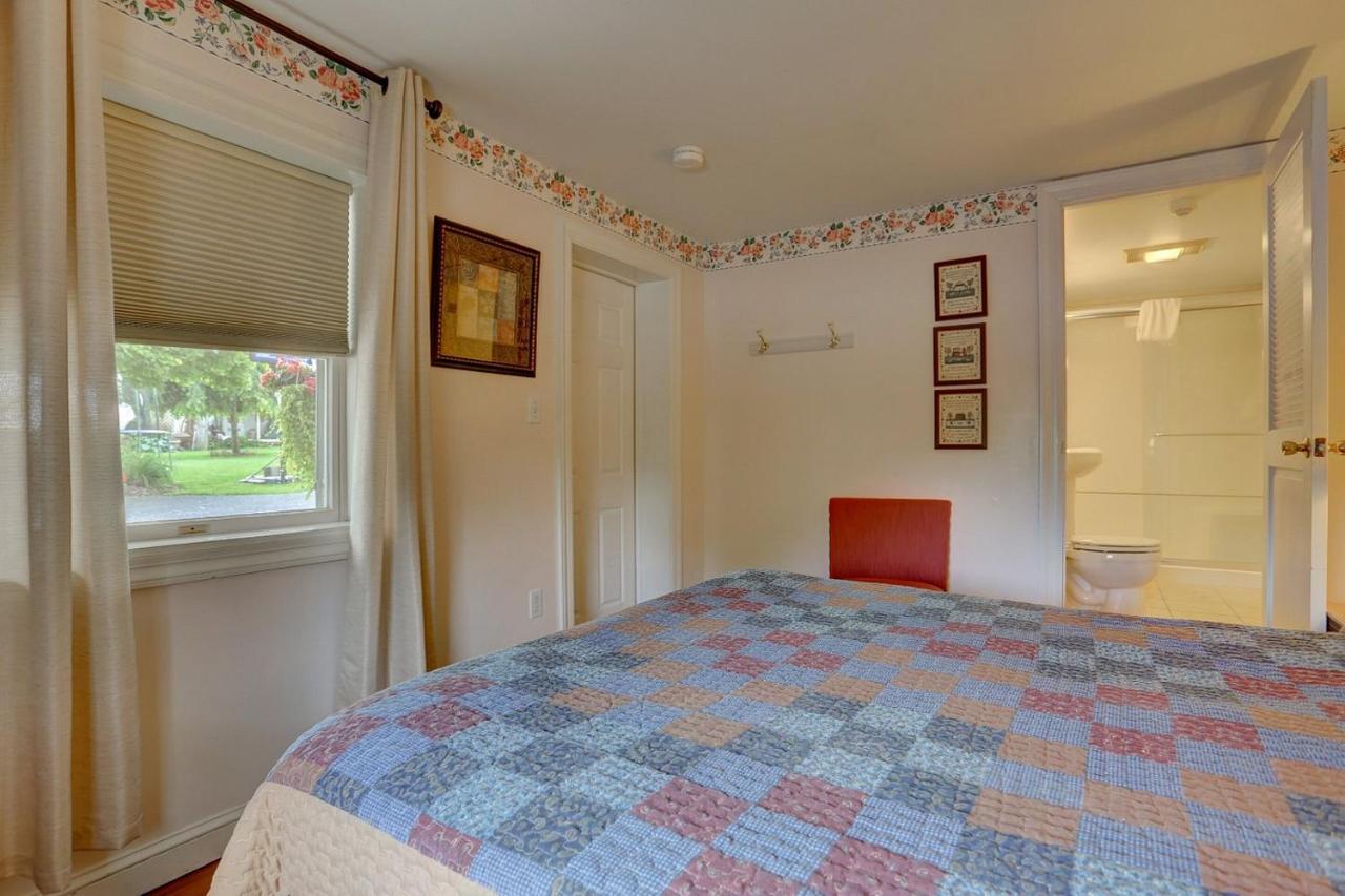 Greystone Manor Bed & Breakfast — photo 11