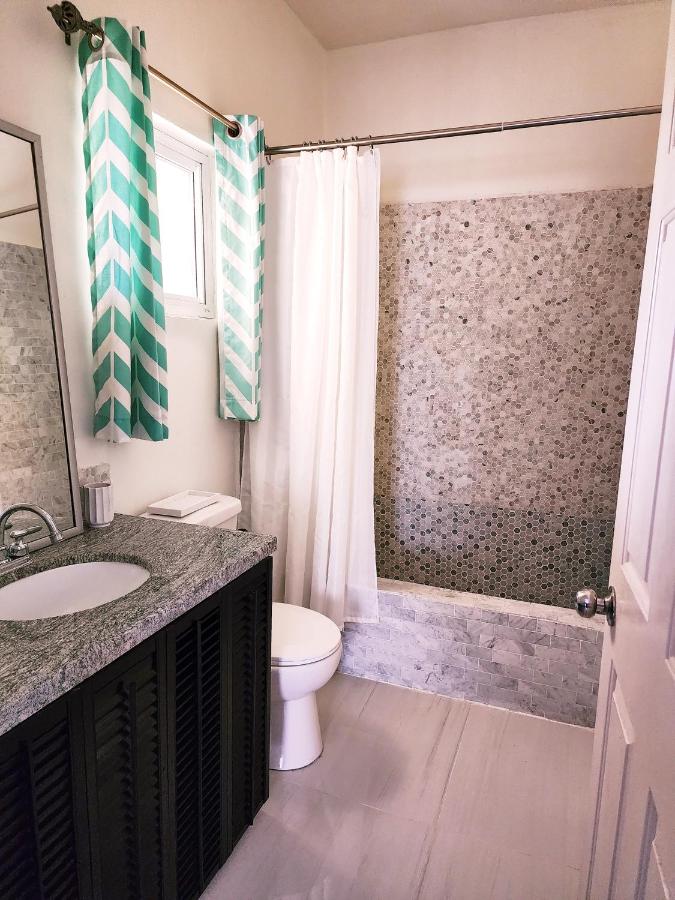 Beachside calm, Footsteps to the sand and sea - 2