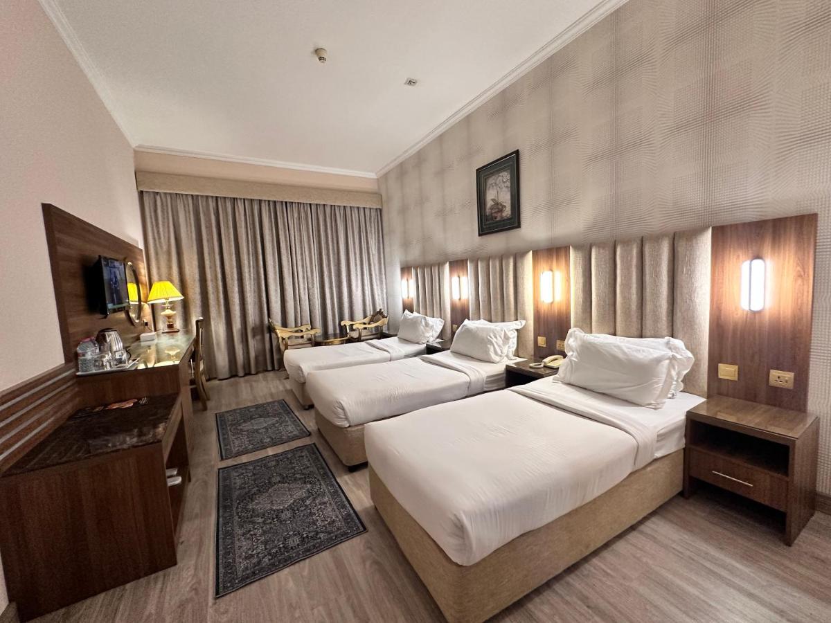 Bliss Square Hotel - 2