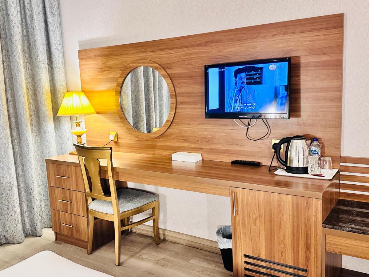 Bliss Square Hotel - 5