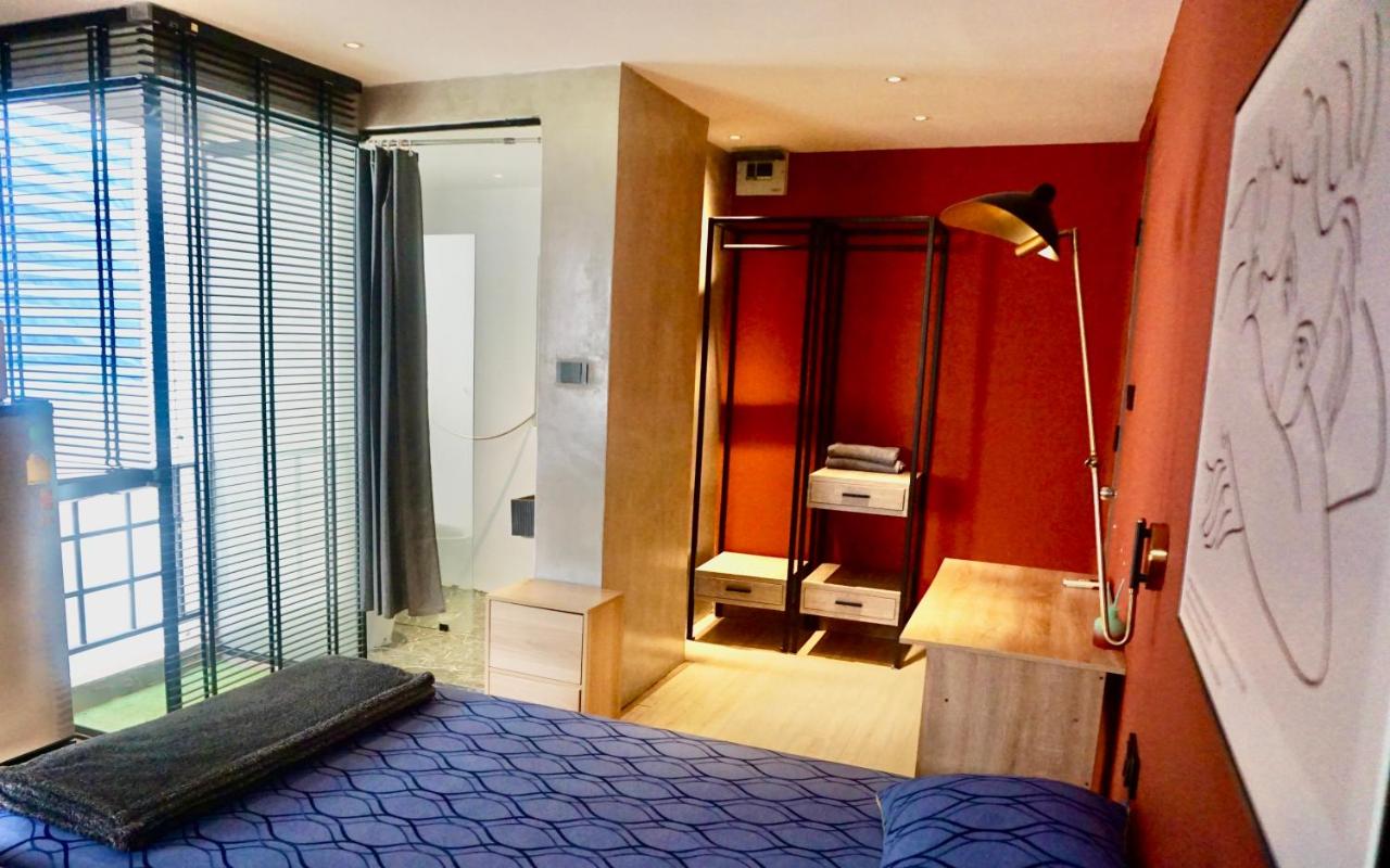 Hash Apartment Silom Soi 3 - hip and funky with rooftop view - 5