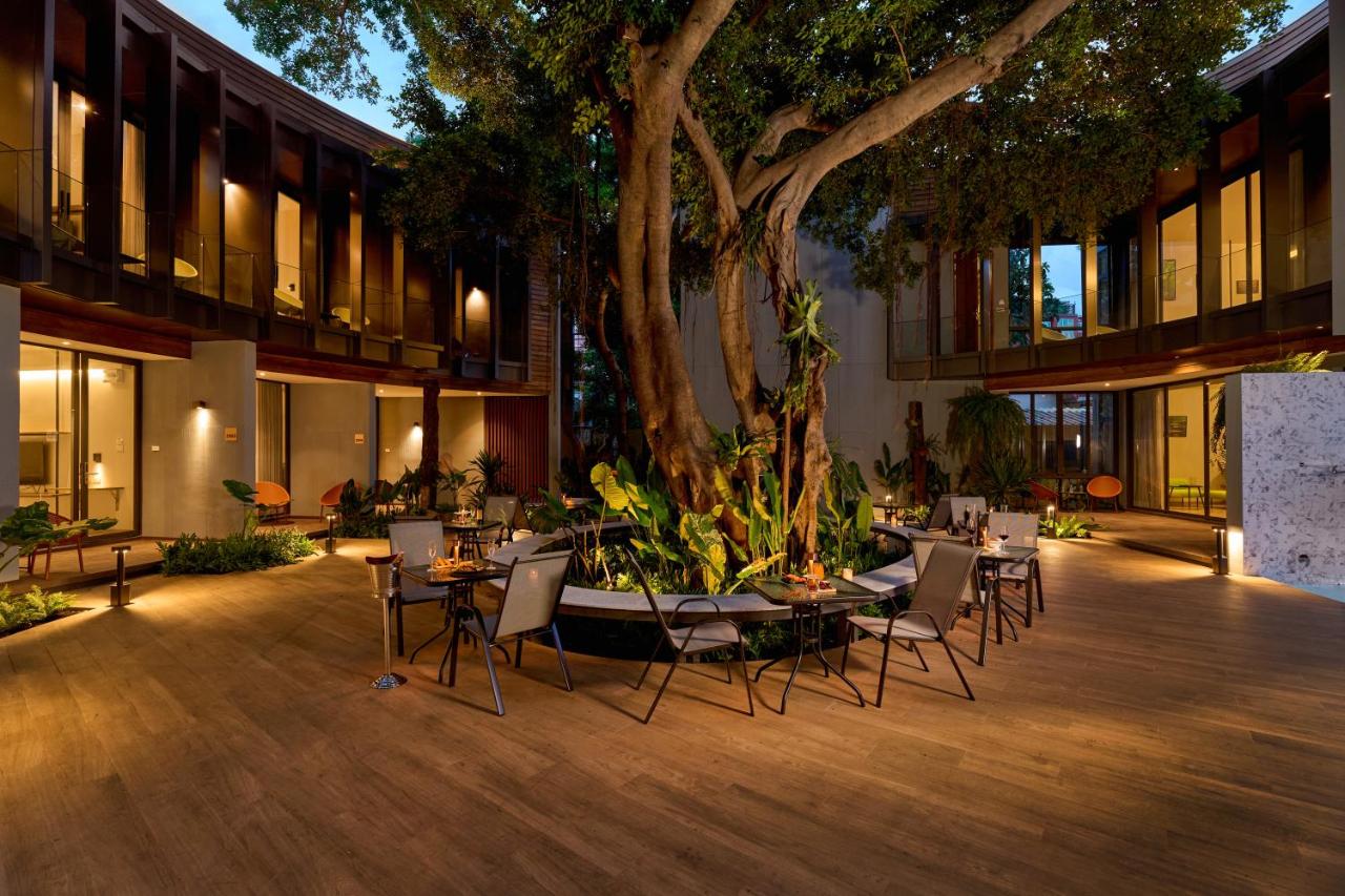 Red Door Samsen Hotel, Bangkok - 2