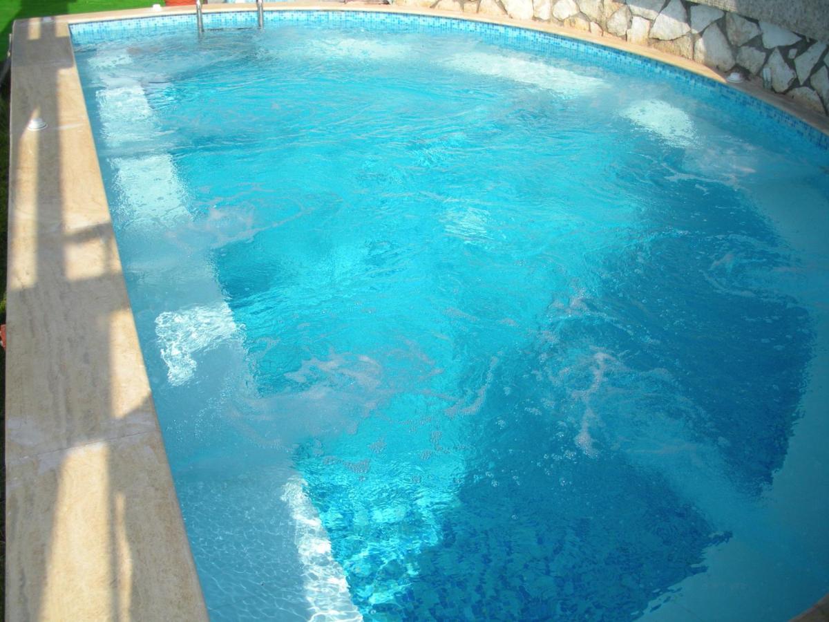 Heated swimming pool: Hotel Weber Ambassador