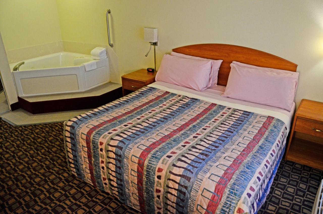 Budget Host Inn — photo 11