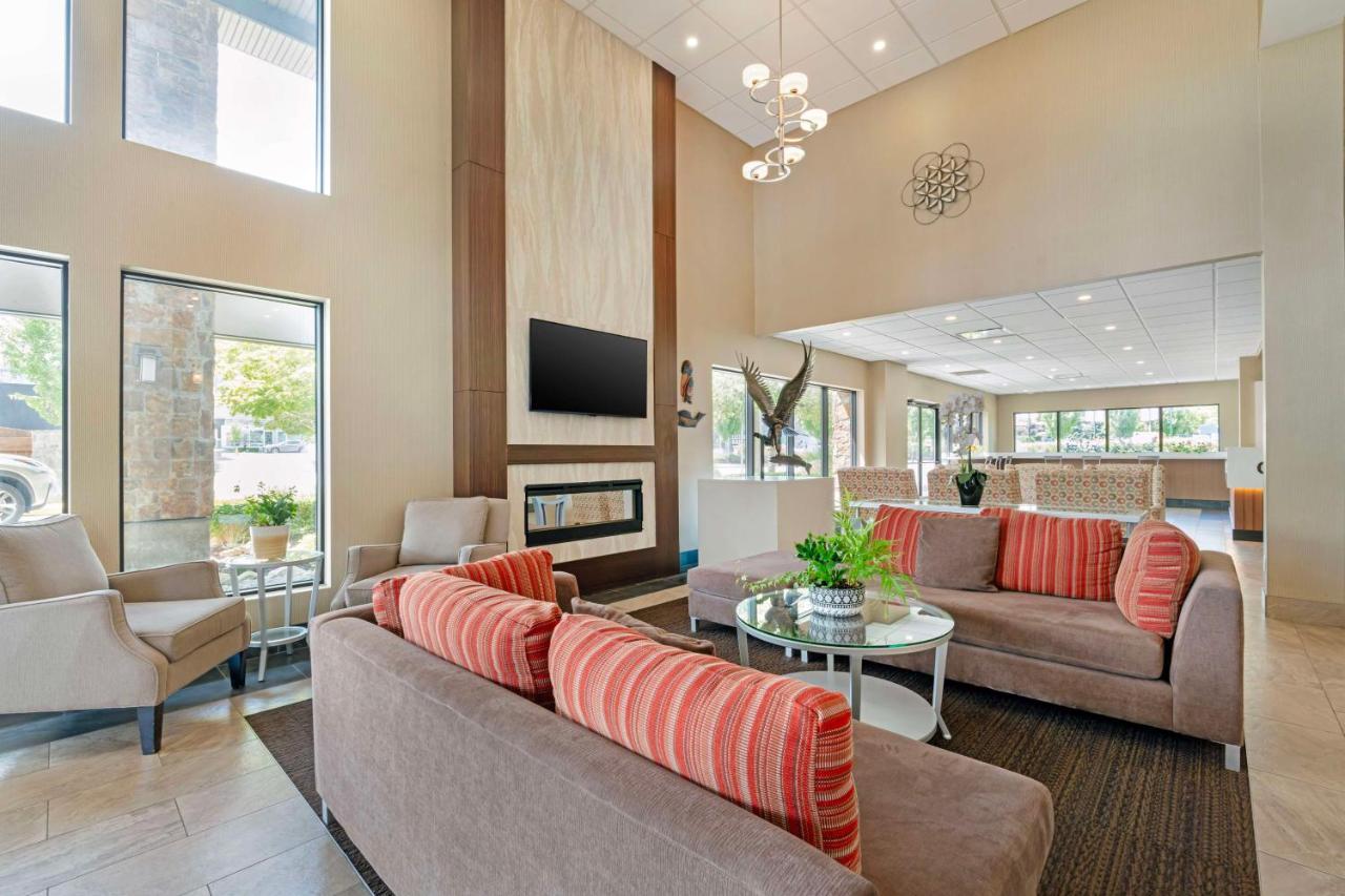 Best Western PLUS Burnaby Hotel