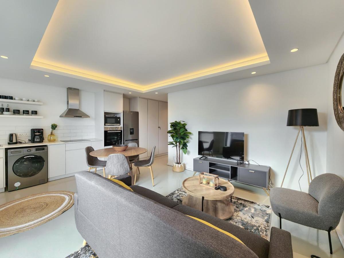 Elegant minimalist apartment in vibrant Woodstock - 4