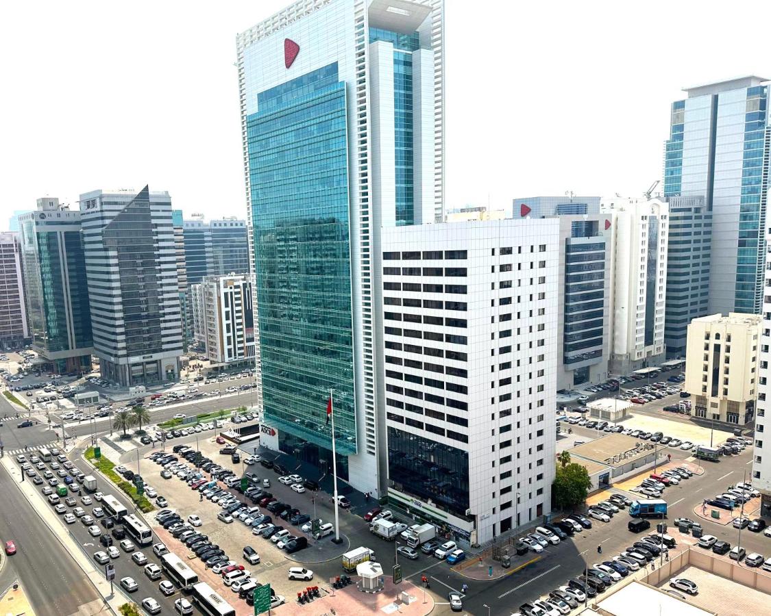 Royal Rose Hotel Abu Dhabi, Curio Collection by Hilton - 4