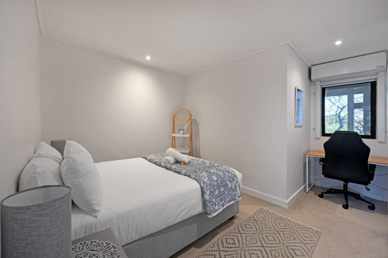 Rooftop Pool Balcony Parking - 4