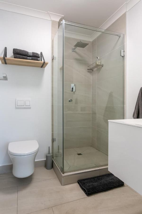 Bergsig Spacious Deluxe Corner Unit - 3