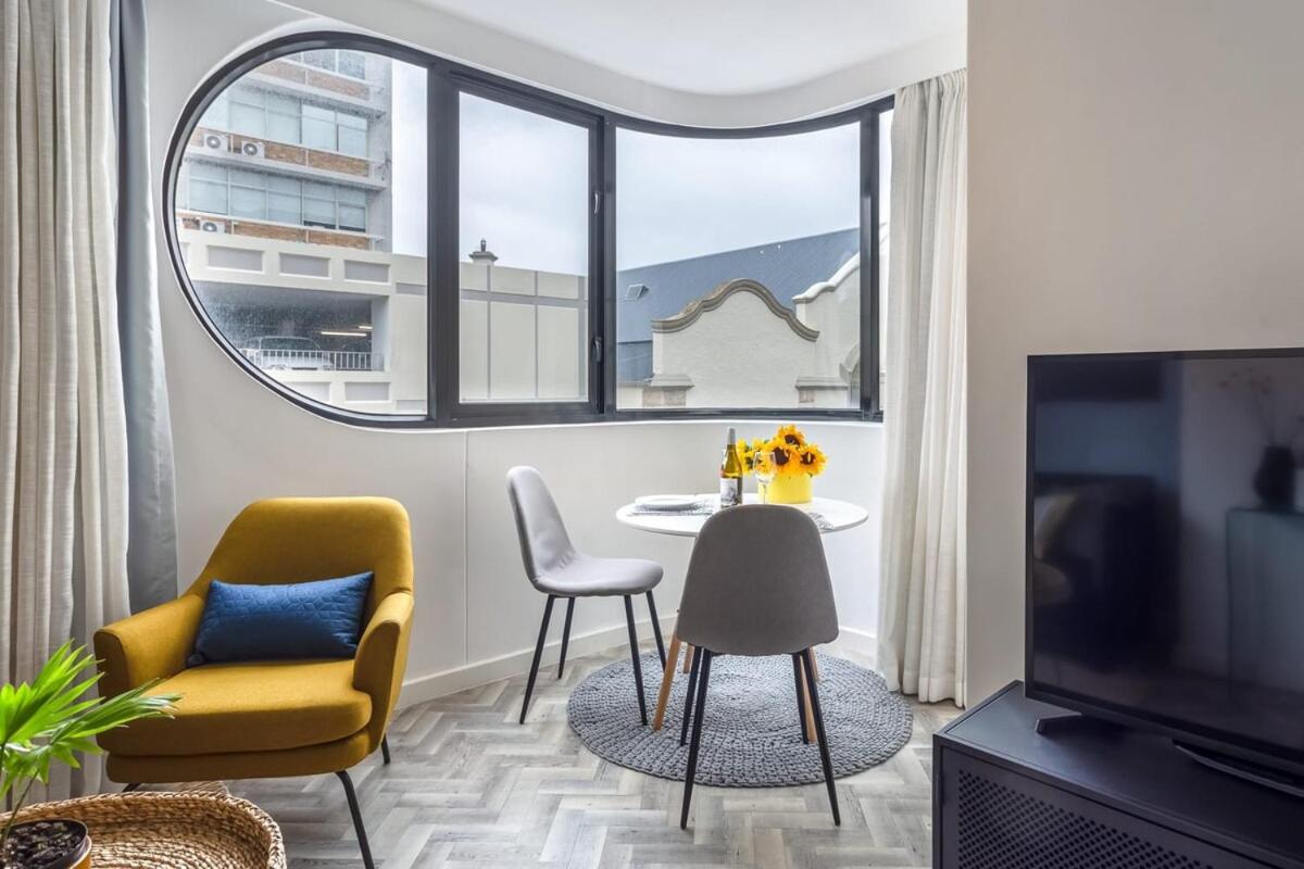 Elegant City Pad - 4