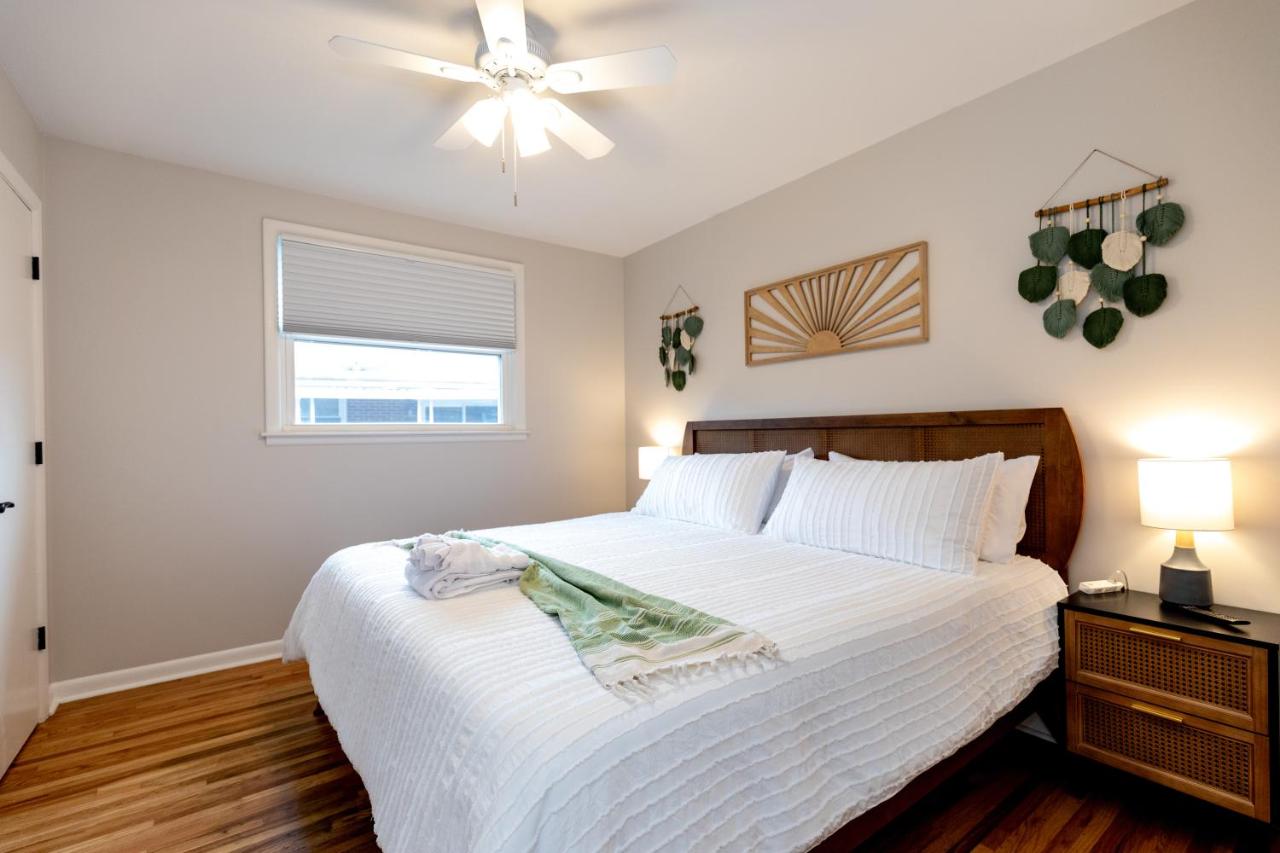 NEW Casa Azul - 2 king Beds Yard HOT TUB! - 2