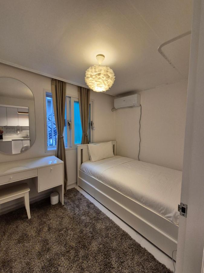 Sophie House foreigners women only - 2