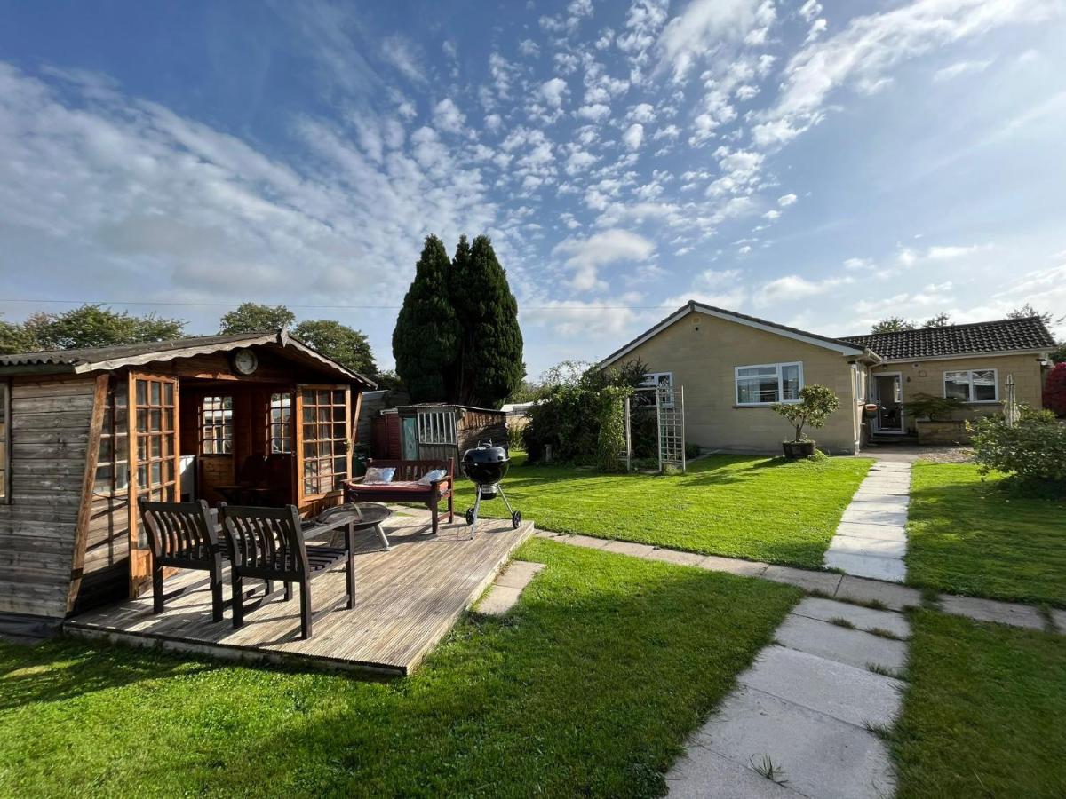 ASCENSION BUNGALOW Beautiful spacious 4 bedrooms & free parking