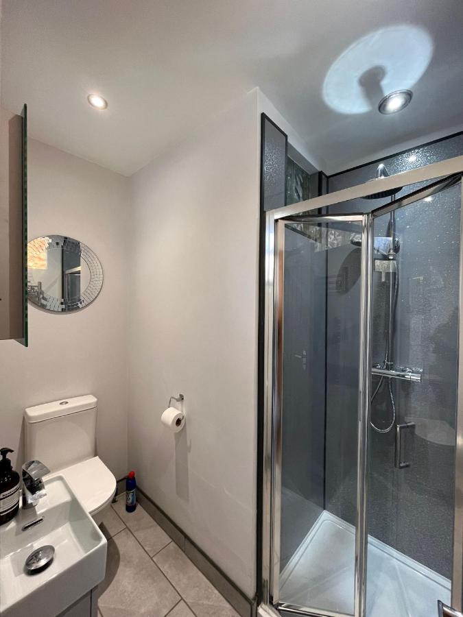 ASCENSION BUNGALOW Beautiful spacious 4 bedrooms & free parking - 2