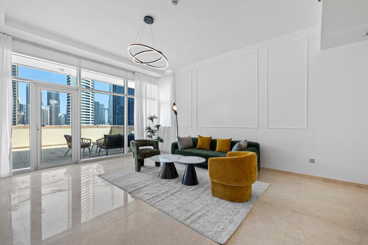 Stylish Apartment Huge Terrace Near Burj Khalifa - 4