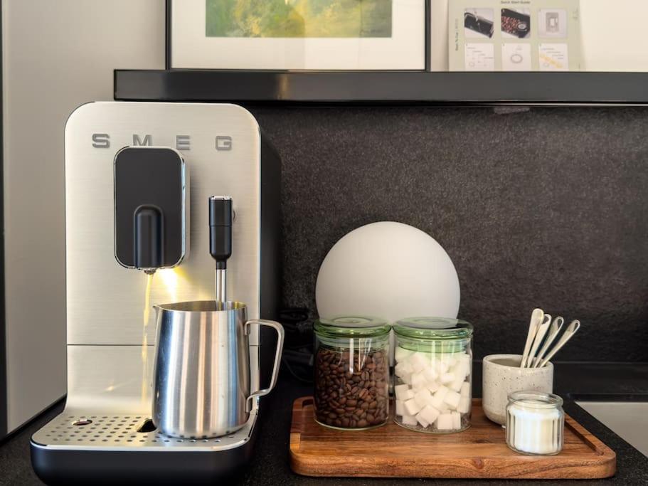 Stunning Industrial-Style Loft by the Canals - 4