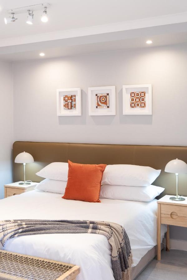 Central Rooftop Pool Patio & Gym - 4