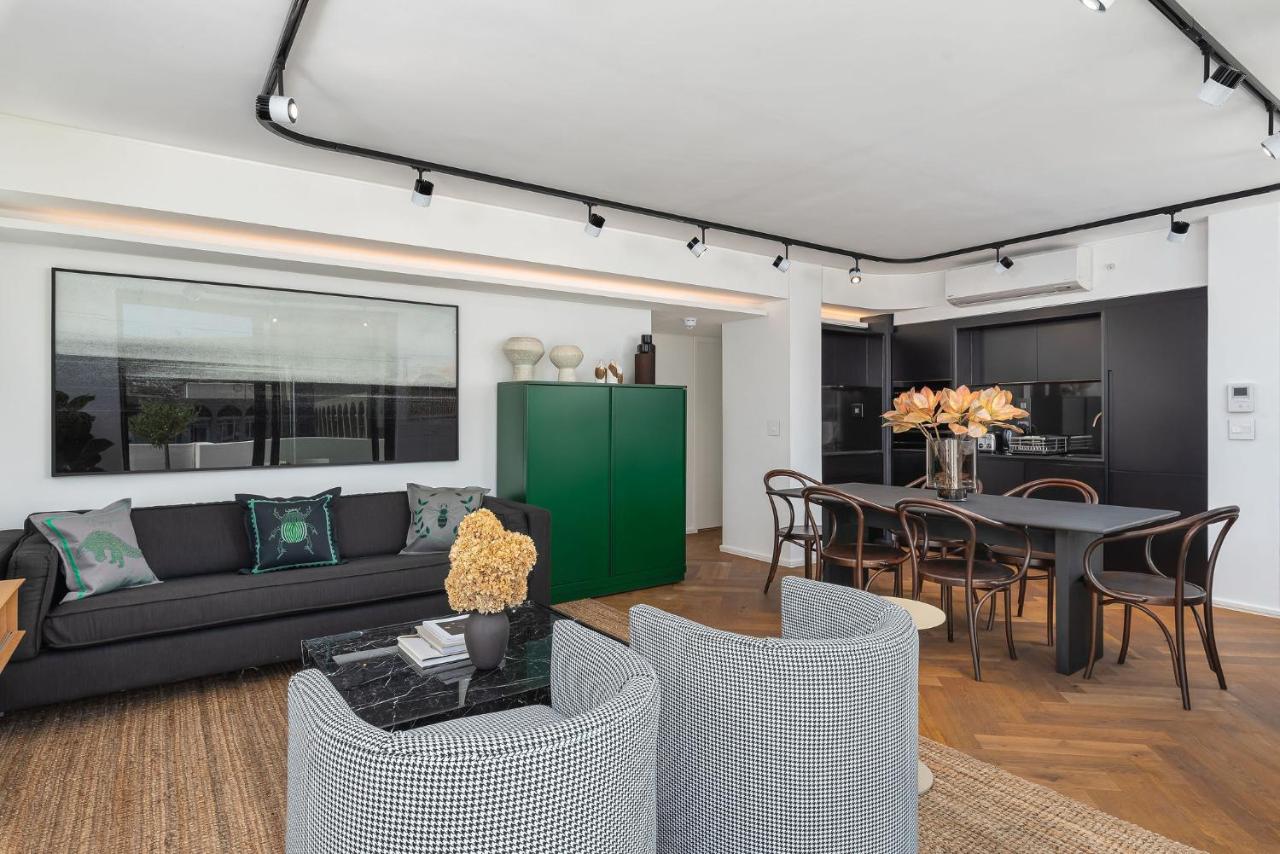 Central City Penthouse With Exquisite Views - 4