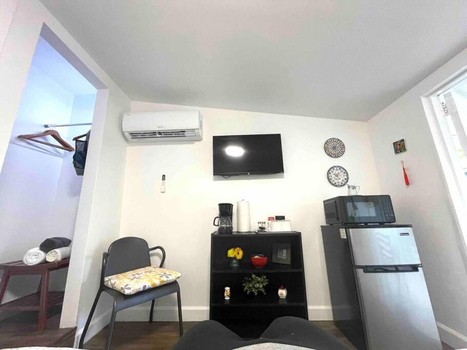 Independent Studio in Little Havana - 5