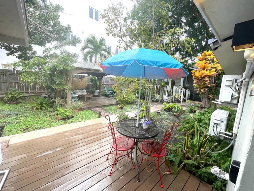 Private Studio Cabin steps from Calle 8 - 5