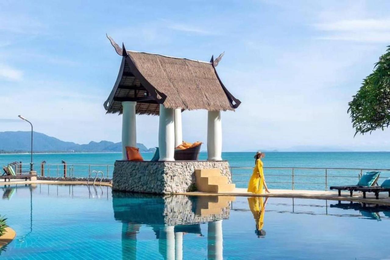 ราชาคีรี รีสอร์ทแอนด์สปา (Racha Kiri Resort & Spa Khanom) 