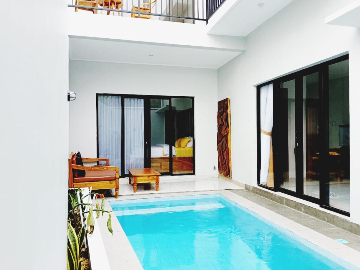 Peaceful Private 4 BR YY Bali Villa, Jimbaran Nusa Dua, In Central Kuta