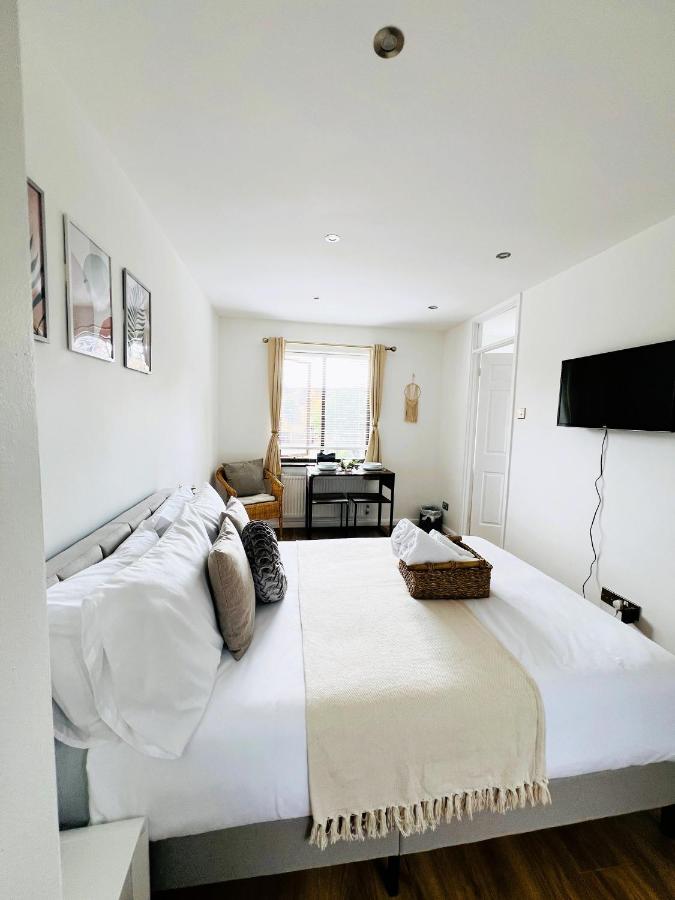 Studio Apartment (St Katherine’s and Wapping) - 4