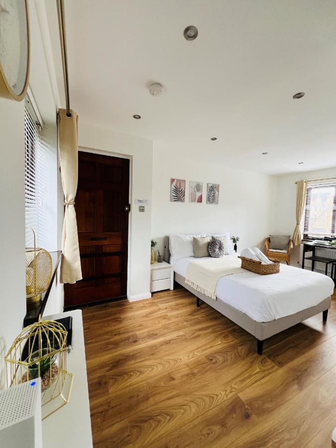 Studio Apartment (St Katherine’s and Wapping) - 3