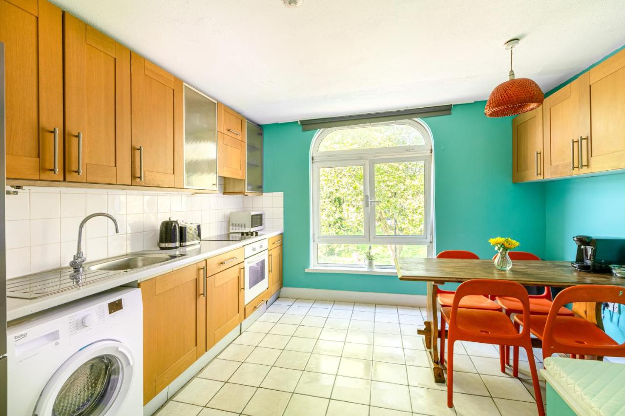 magnificent 3BR Apt with Balcony - 4