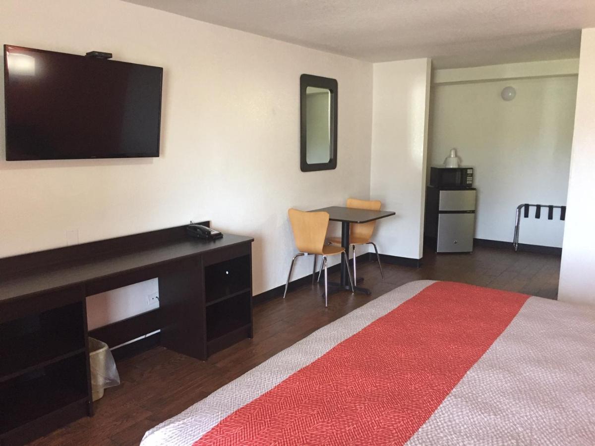 C & E Motel — photo 4