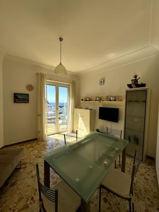 Capri Beach House - 4