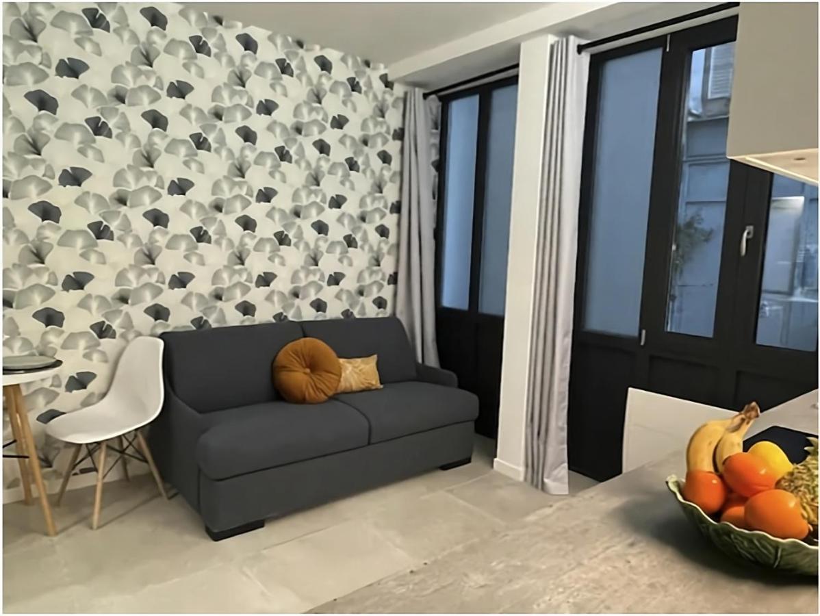 Modern Studio Apt In The Heart Of Paris